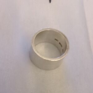 Elegant Silver Band Ring